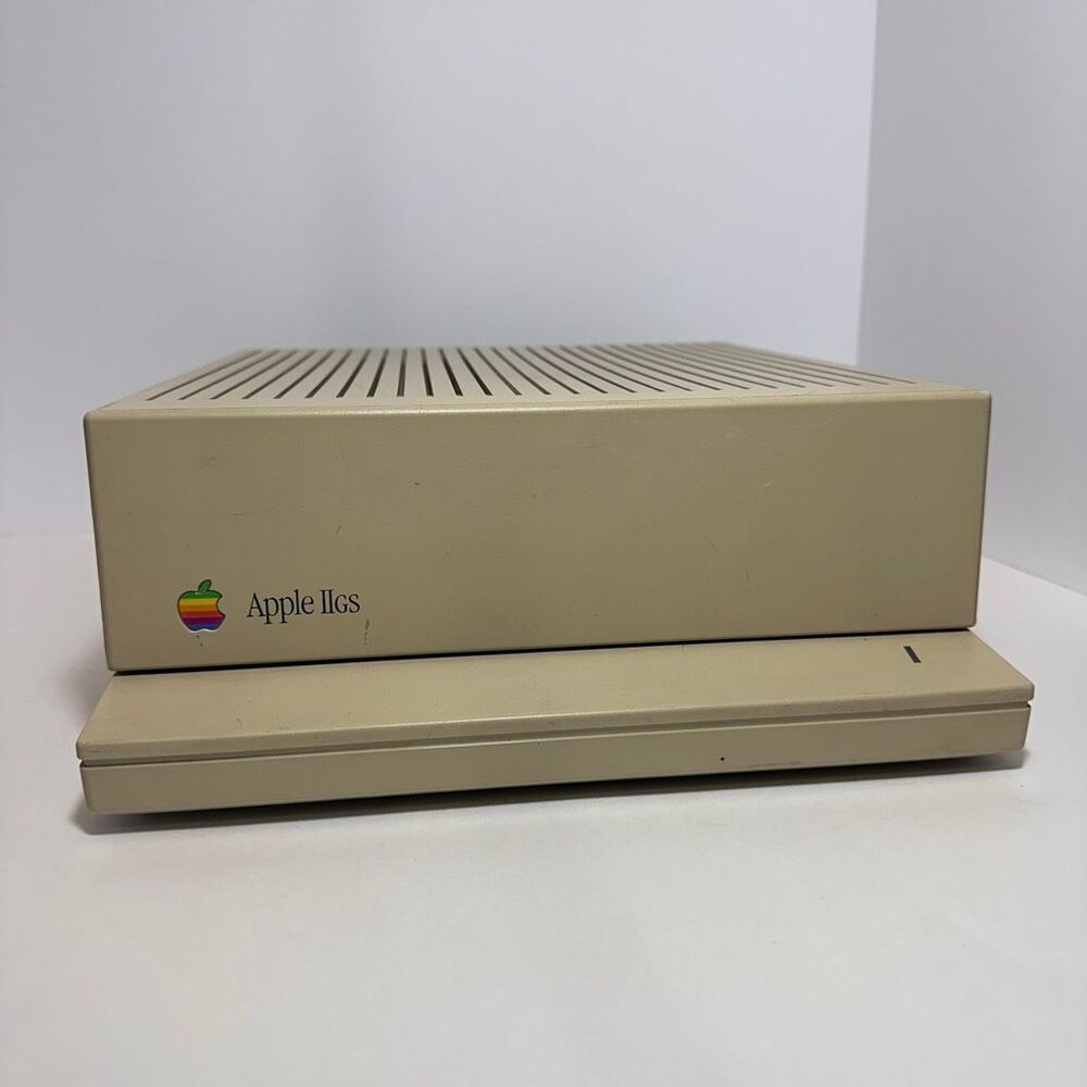 Vintage Apple IIGS Computer Powers ON